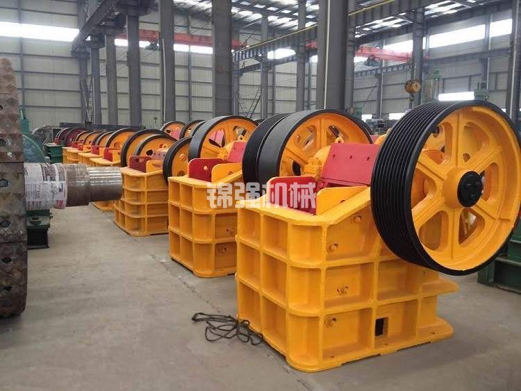 砂石破碎機(jī)成套設(shè)備的投資是多少?辦砂石場(chǎng)利潤多少?(圖1) 砂石破碎機(jī)成套設(shè)備的投資是多少?辦砂石場(chǎng)利潤多少?(圖1)